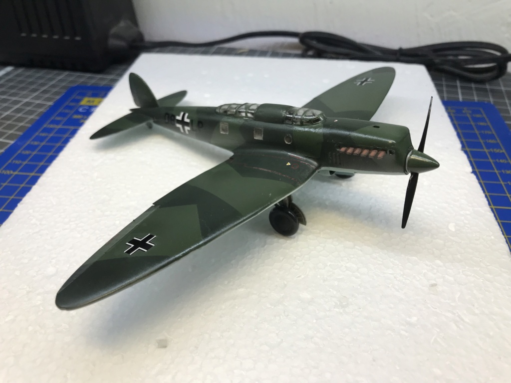 (ma premiere maquette)  Revell He70 F-2 1/72 Img_4010