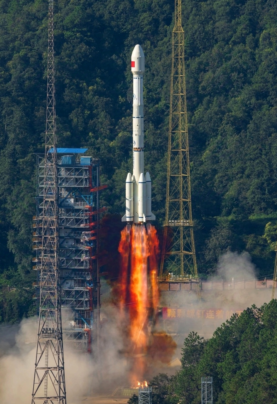 CZ-3B/YZ-1 (2x Beidou-3 MEO) - XSLC - 19.9.2024 Img_2911