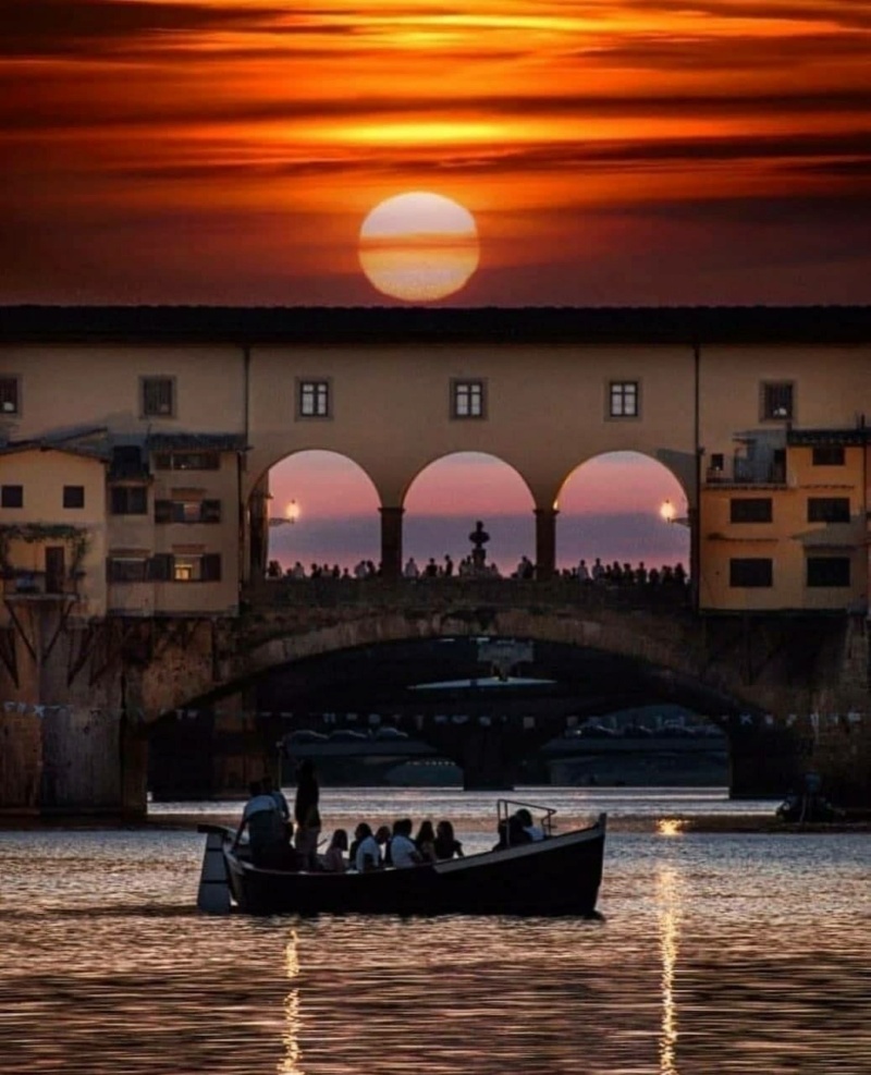 Понте-Веккьо (итал. Ponte Vecchio, Старый мост) — самый древний мост города Флоренции Photo112