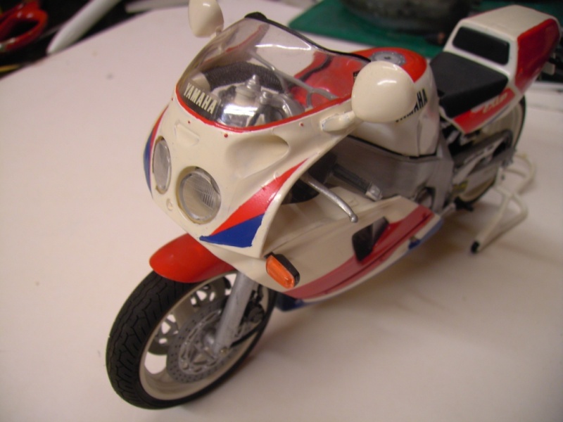 YAMAHA FZR750R 1:12 von Tamiya Pict3360