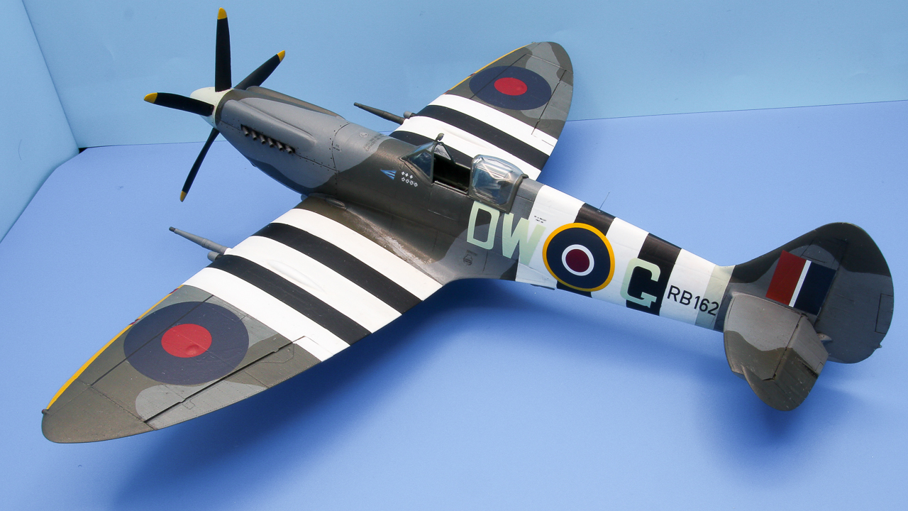 Spitfire Mk XIV [Tam + conversion 1/32] Img_2828