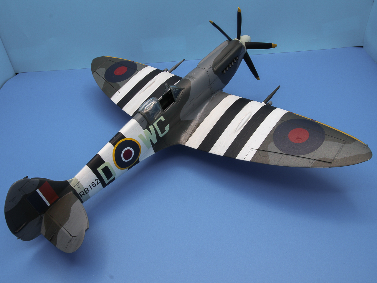 Spitfire Mk XIV [Tam + conversion 1/32] Img_2829
