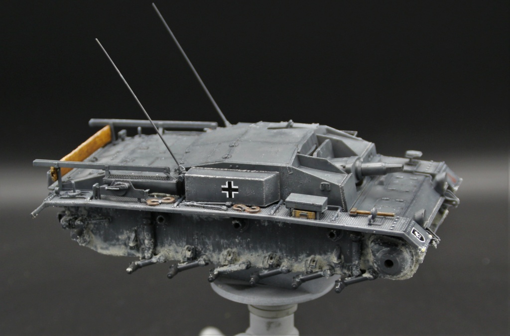 Stug III  Ausf E  bronco 1/35 et figurine Alpine - Page 4 Img_7628