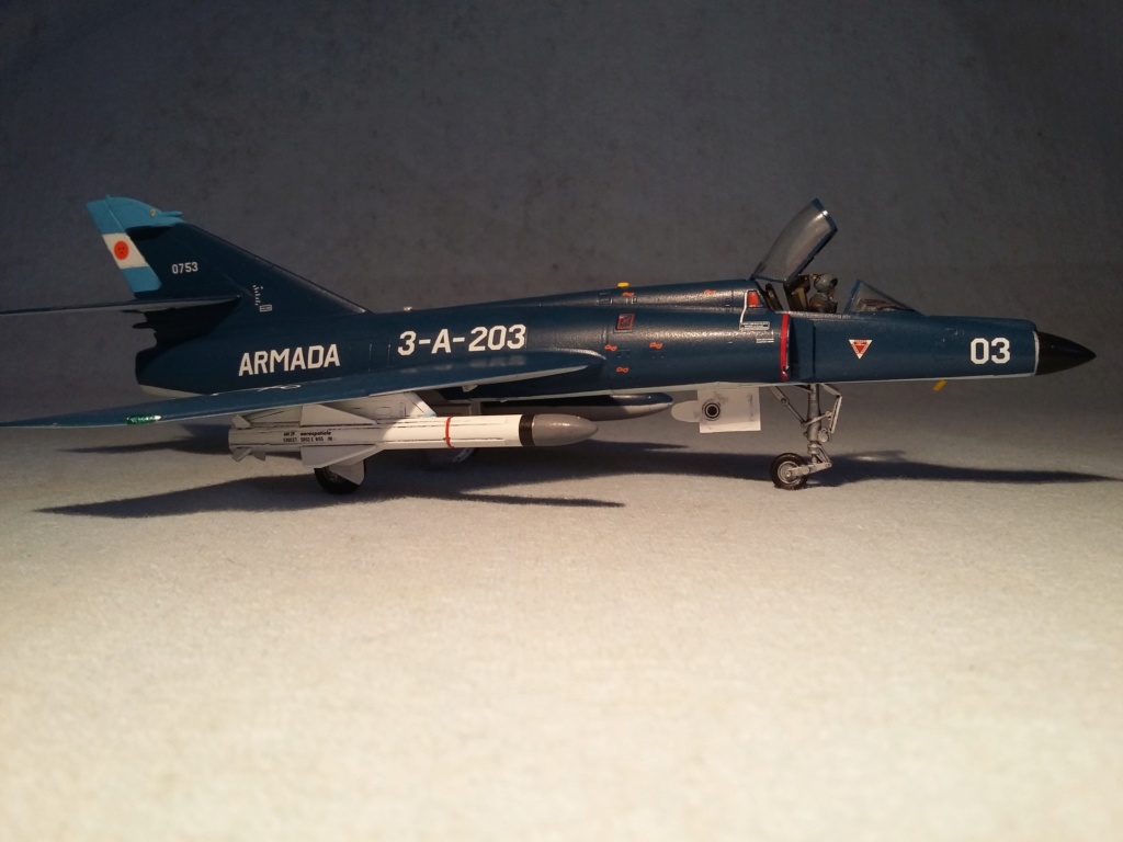 AMD Super Etendard - Academy - 1/72 - Page 2 03213