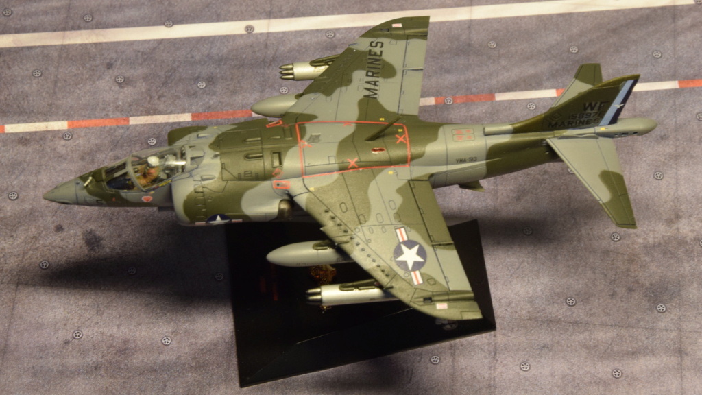 Hawker Siddeley AV-8A "Harrier" - Airfix - 1/72 - Page 4 04316