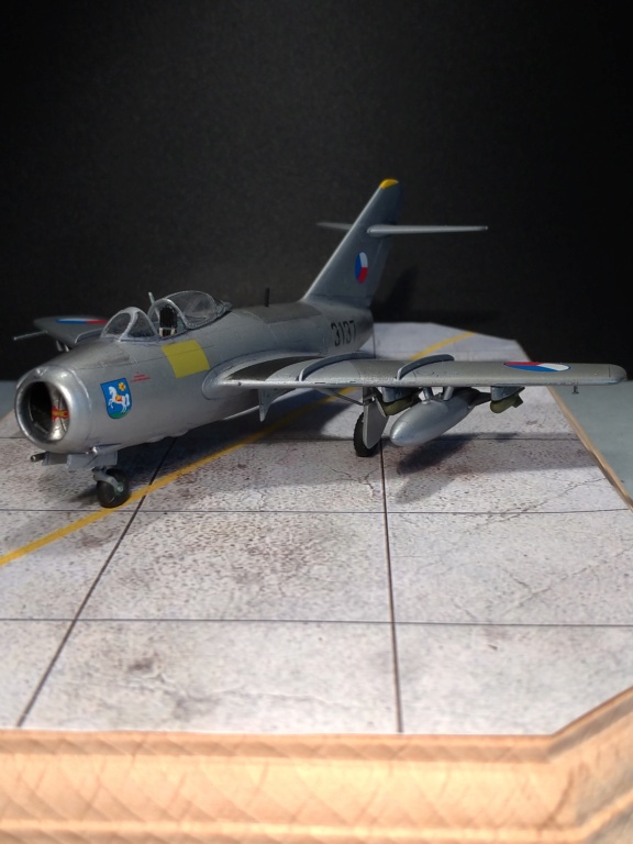 Aero S-103 (MiG-15Bis) "Fagot" - Eduard - 1/72 - Page 2 05517