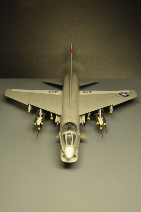 Vought A-7B "Corsair II" - Hobby Boss - 1/72 - Page 5 06013