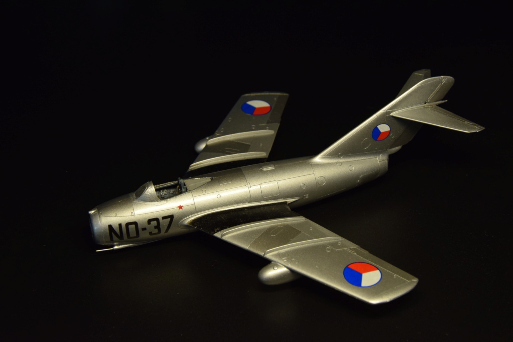 Aero S-102 (Mig-15) "Fagot" - Eduard - 1/72 - Page 2 10102_11