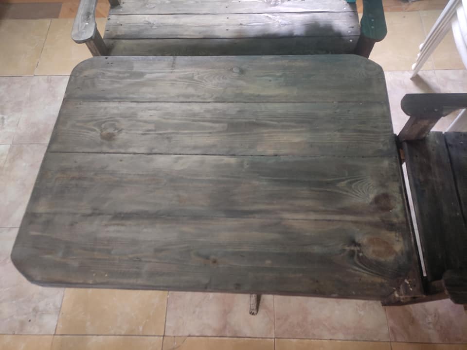 طاولة وكراسي خشب للبيع معسكر الشاطئ 19954110