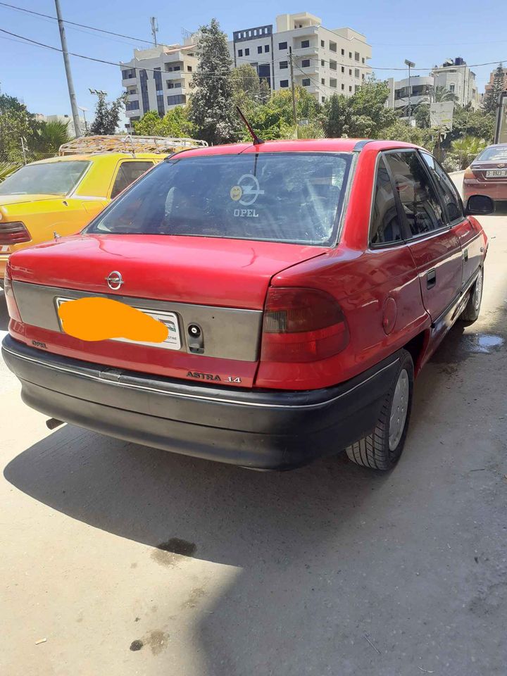   Opel astra   سيارة من نوع ابوبل استرى موديل 1996  متور بنزين وغاز كسر صندوق  قير عادي خمسة غيار  24167512