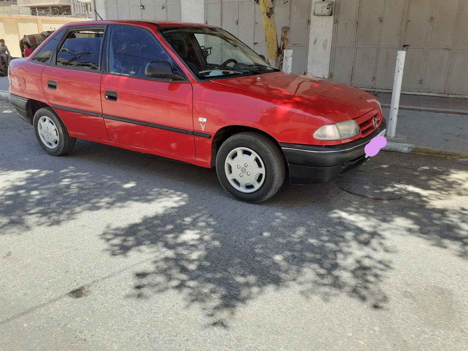   Opel astra   سيارة من نوع ابوبل استرى موديل 1996  متور بنزين وغاز كسر صندوق  قير عادي خمسة غيار  24171311