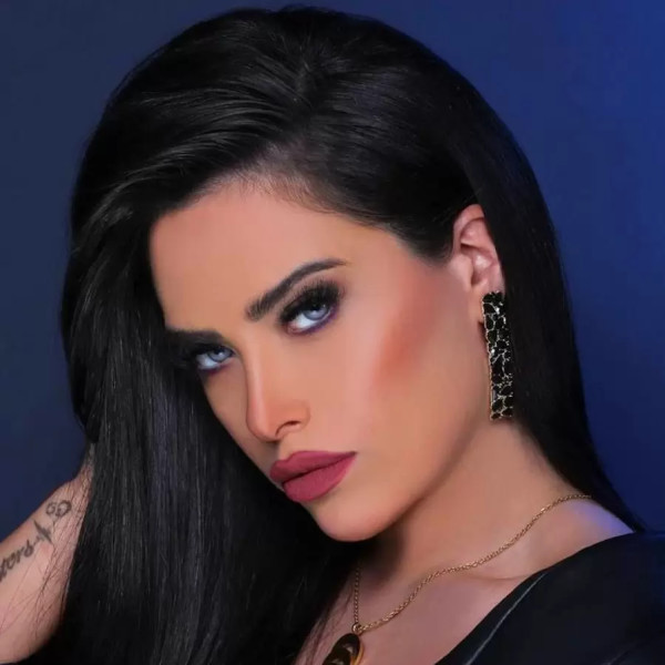 شاهد: إيقاف سارة زكريا عن الغناء في مصر بسبب "ألفاظ وإيحاءات خارجة"   Acia-a10