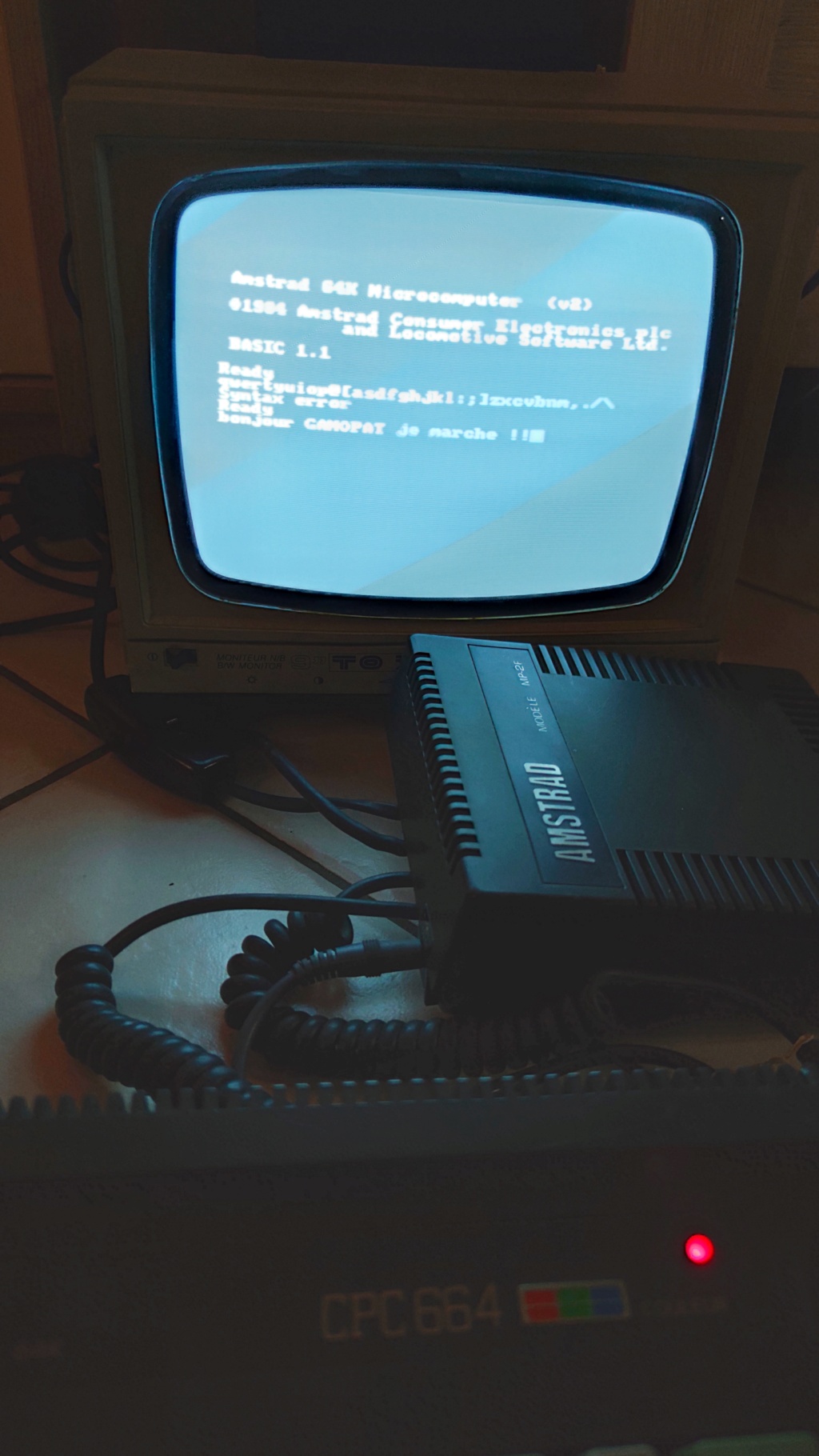 [VDS] Amstrad CPC 664 16012011