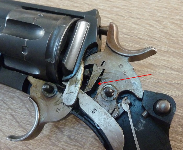 suisse - Revolver suisse 1882 P1030741