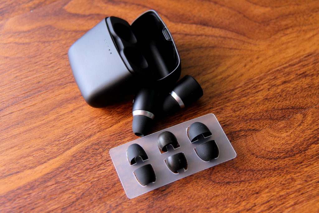 Cambridge audio melomania 1 wireless earbud Cambri14