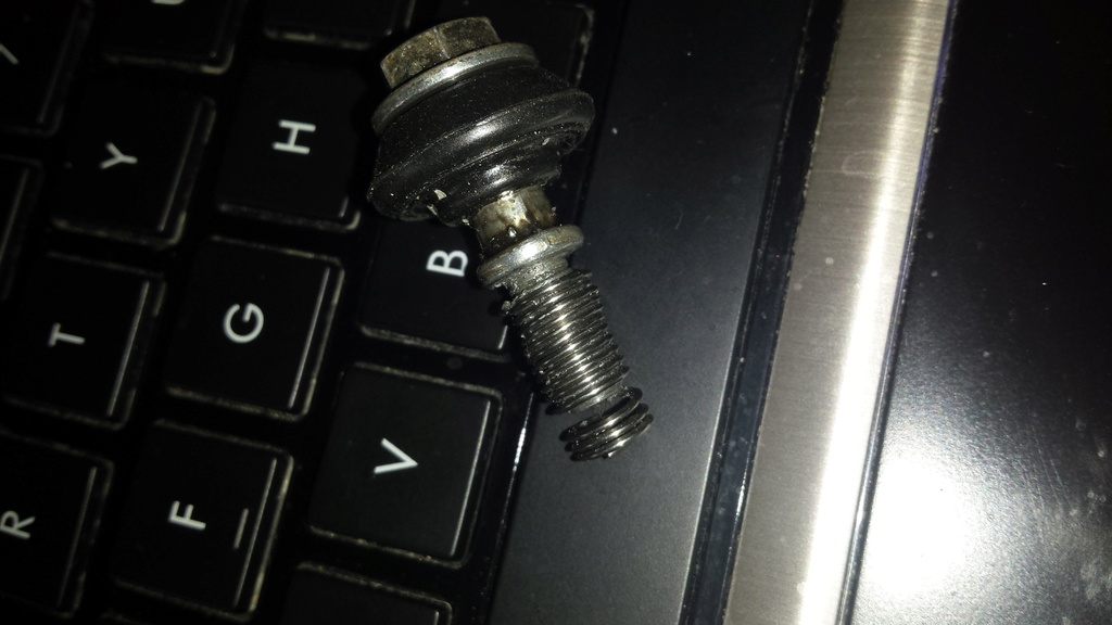 advice needed with cam cover broken thread  20180613