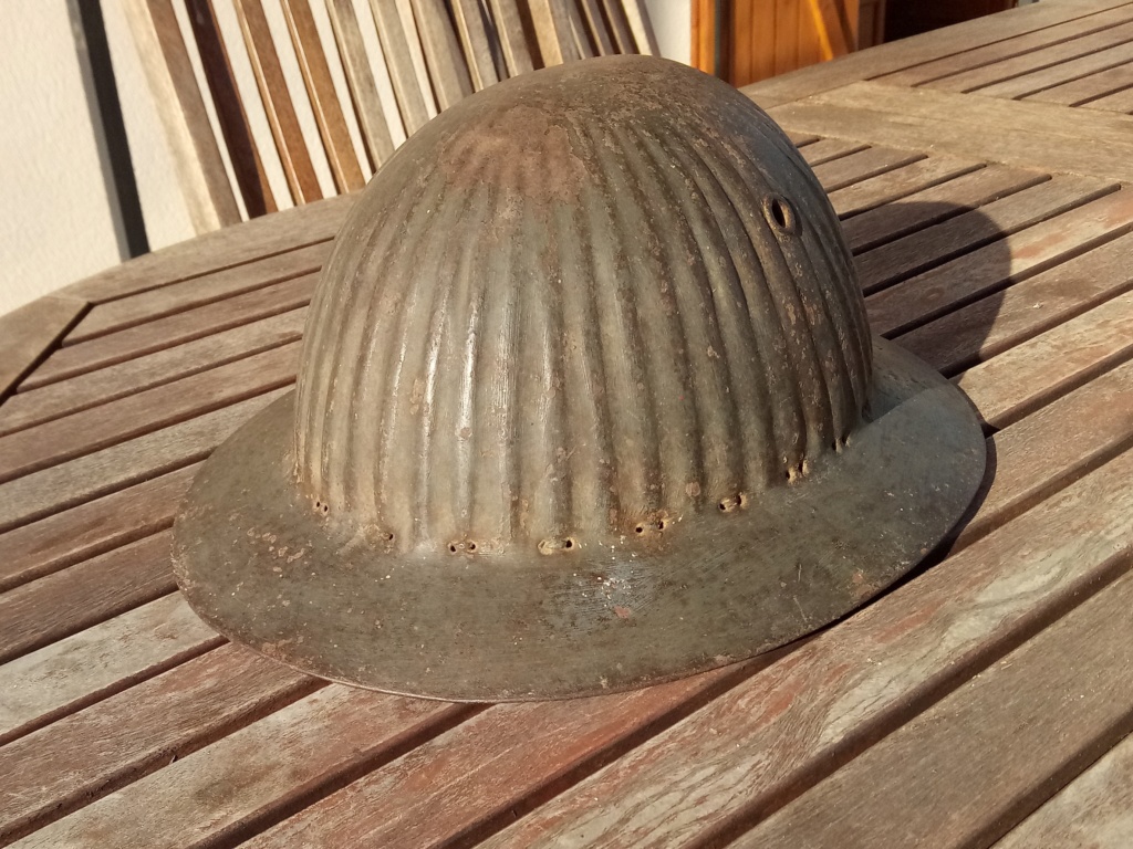 Le casque du soldat portugais Img_2023