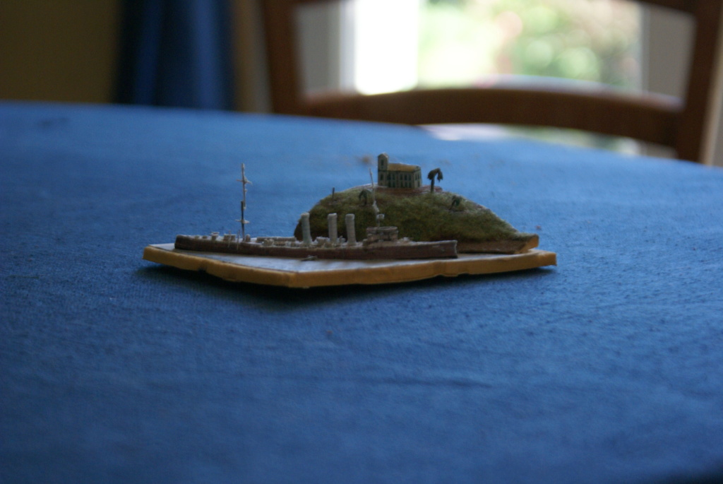 Diorama à partir d'une maquette en papier du croiseur Koenigsberg (navire allemand de la première guerre mondiale) Dioram14
