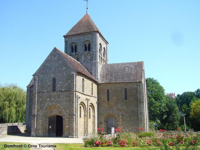 Domfront, Normandie :   le Manoir de la Saucerie Domfro10