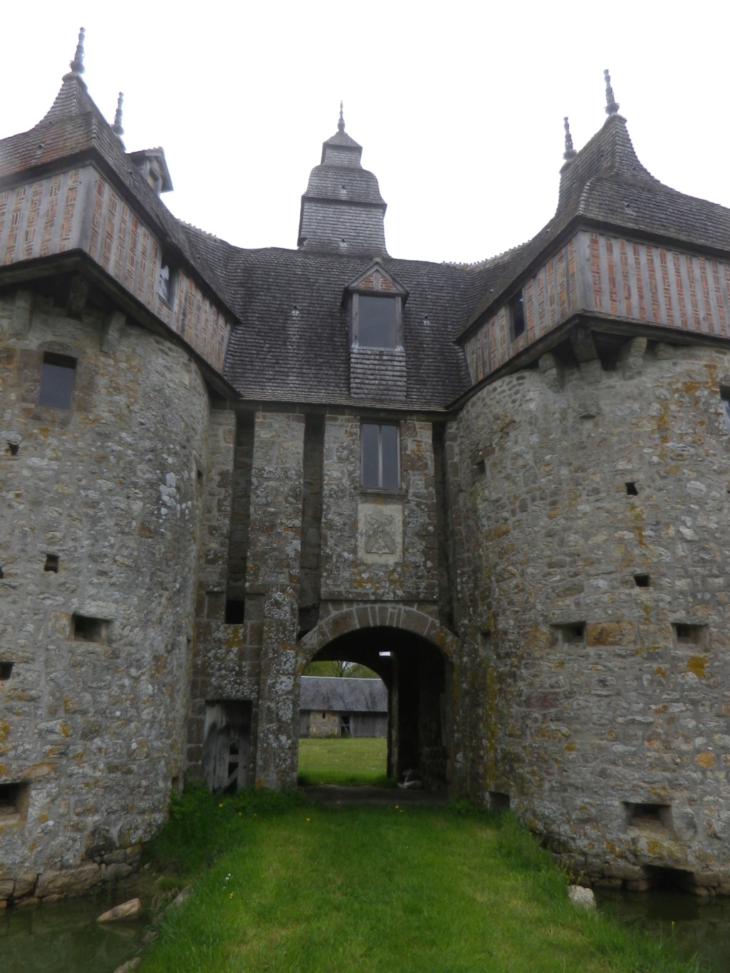 Domfront, Normandie :   le Manoir de la Saucerie Imgp2627