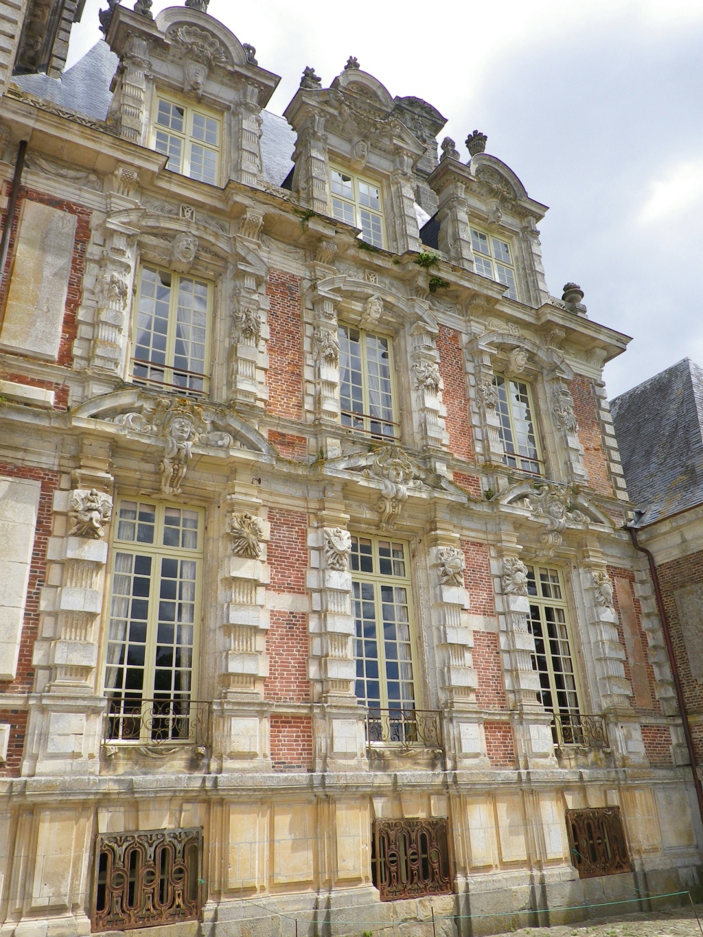 Dans l'Eure, le château de Beaumesnil Imgp2707