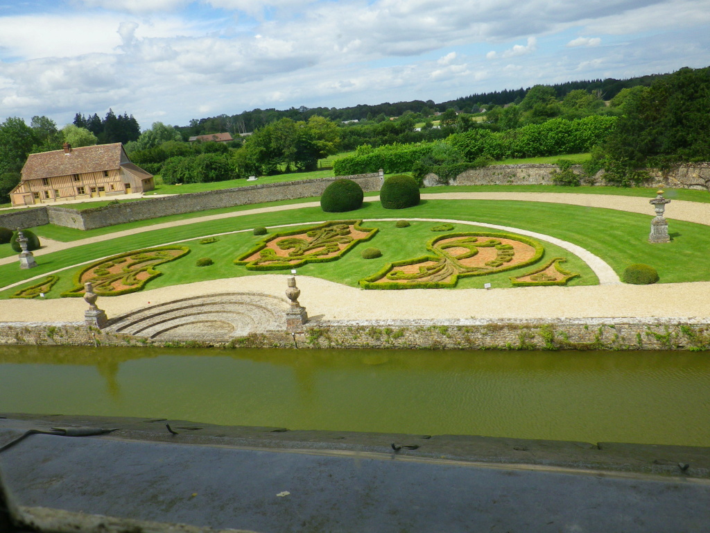 Dans l'Eure, le château de Beaumesnil Imgp2739