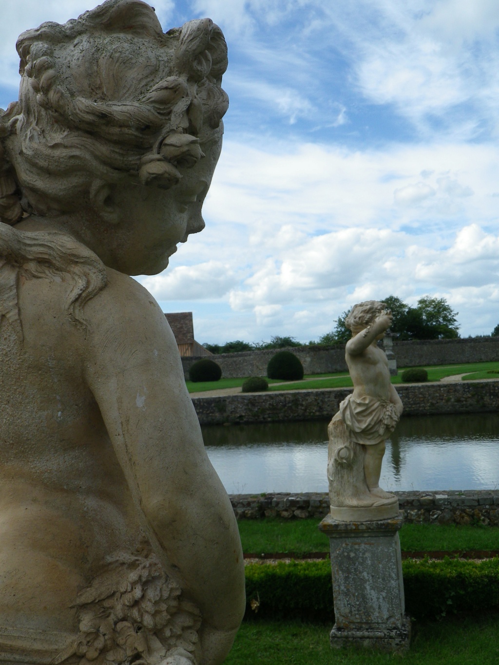 Dans l'Eure, le château de Beaumesnil Imgp2802