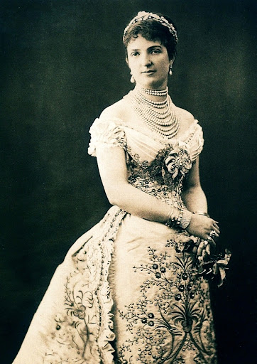 Quatre perles parmi les plus célèbres au monde : La Régente (Perle Napoléon), La Pélégrina, La Pérégrina, La perle de Marie-Antoinette - Page 2 Unname93