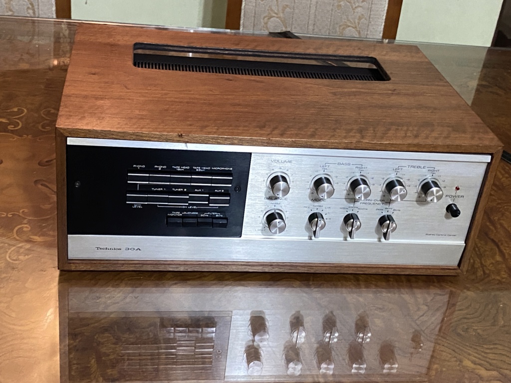 Technics Su-30a Tube  pre amp   Addc2110