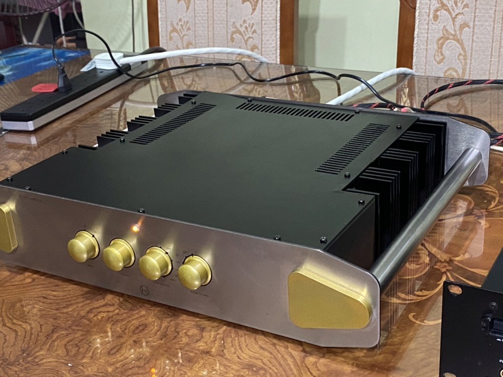 Alchemist APD15A integrated amplifier  F7a05510