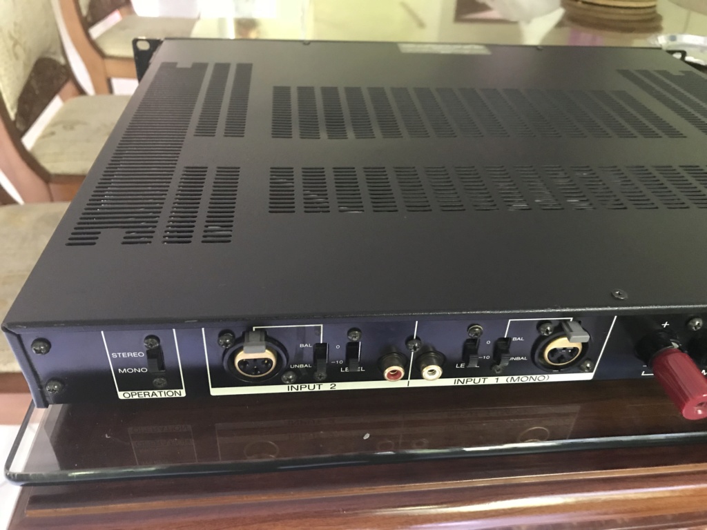 Vintage SONY SRP-P2070 studio Power Amplifier Img_3218