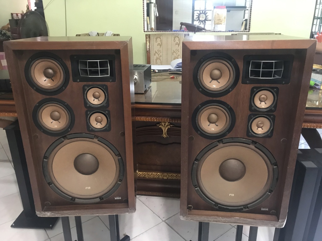 Pioneer CS88A 4 Way 6 Speaker System (1971)