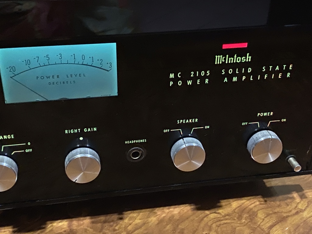 McIntosh MC2105 Solid State Stereo Power Amplifier  Img_6010