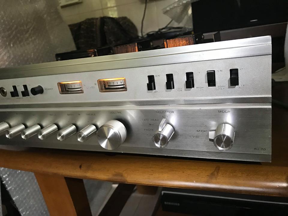 SANSUI AU-70 Tube Stereo Amplifier. San210