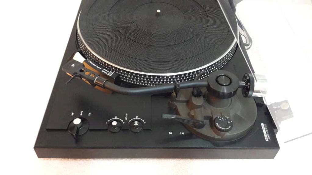 Technics SL-2000 Turntable ( SOLD) T311