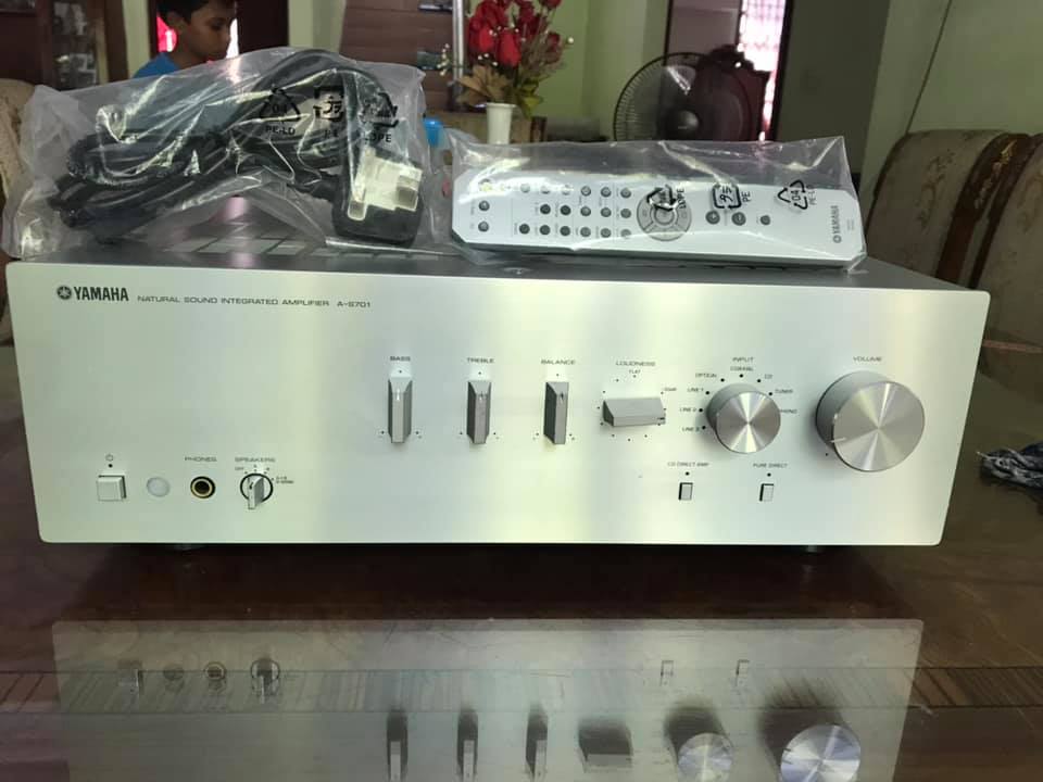 (SOLD)Yamaha A-S701 Stereo integrated amplifier with built-in DAC (Silver) Y7111