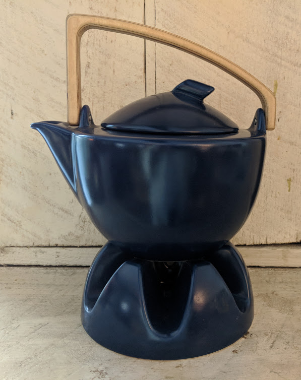 Ceramic Teapot with Warming Stand-nice design-Unmarked - Gropius style Img_2024