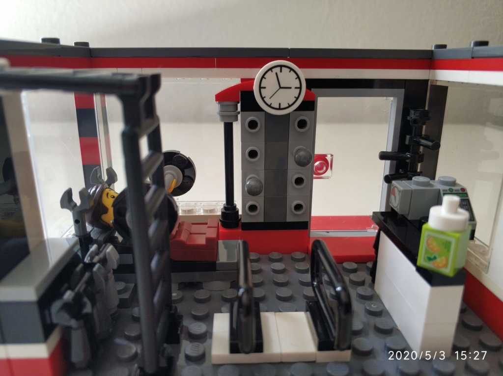 [MOC] Mini Modular Gym & Club Img_2019