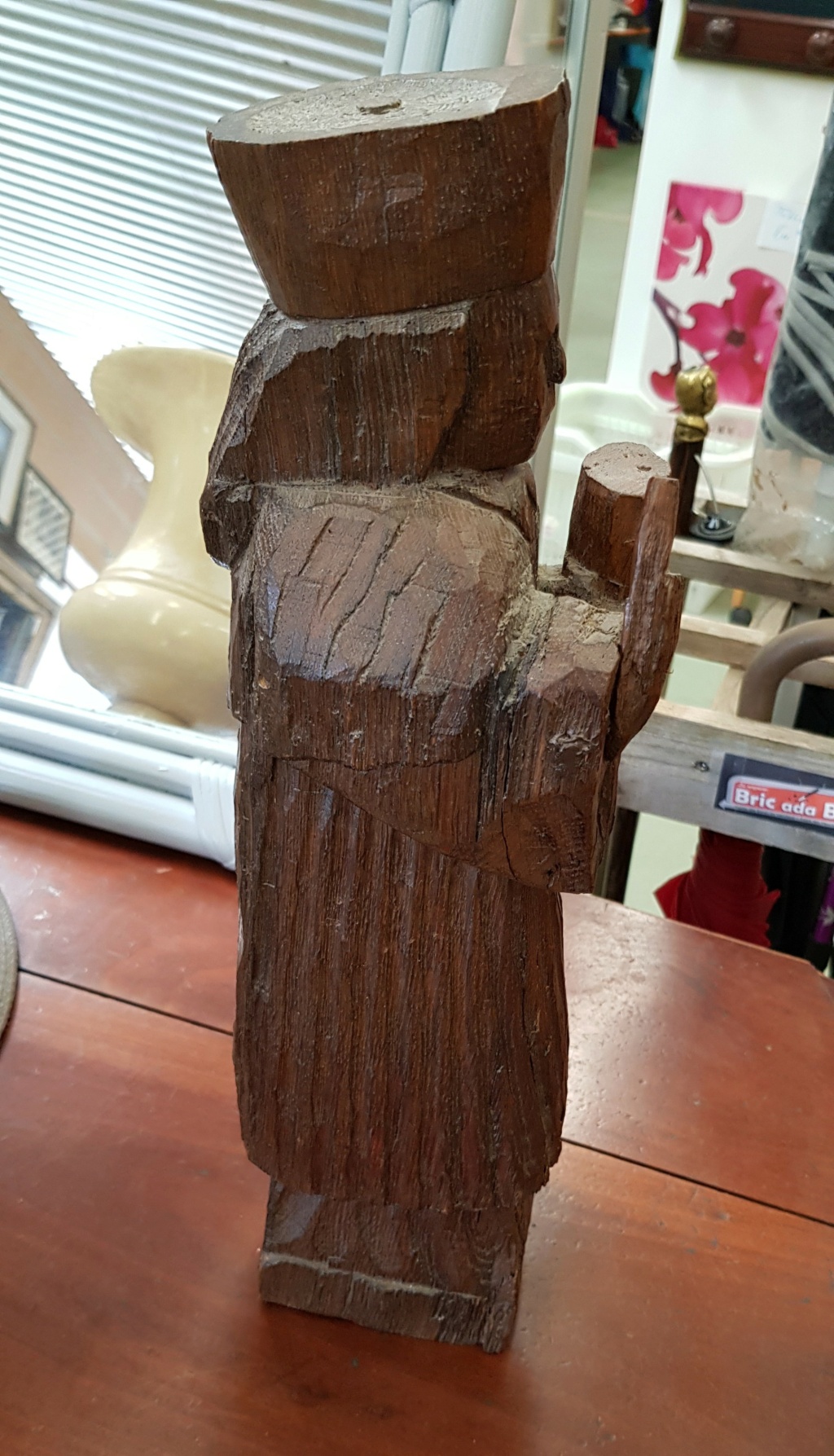 Scupture de Saint en bois, encore une paysannerie ?  20230711