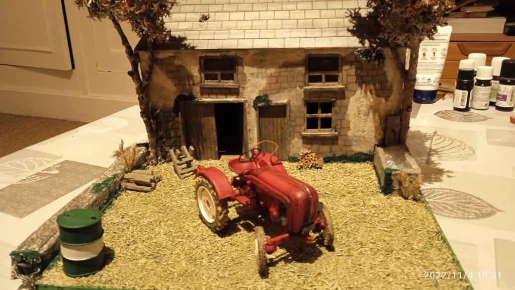 Vieille ferme vieux tracteur et sa remorque Img_2532