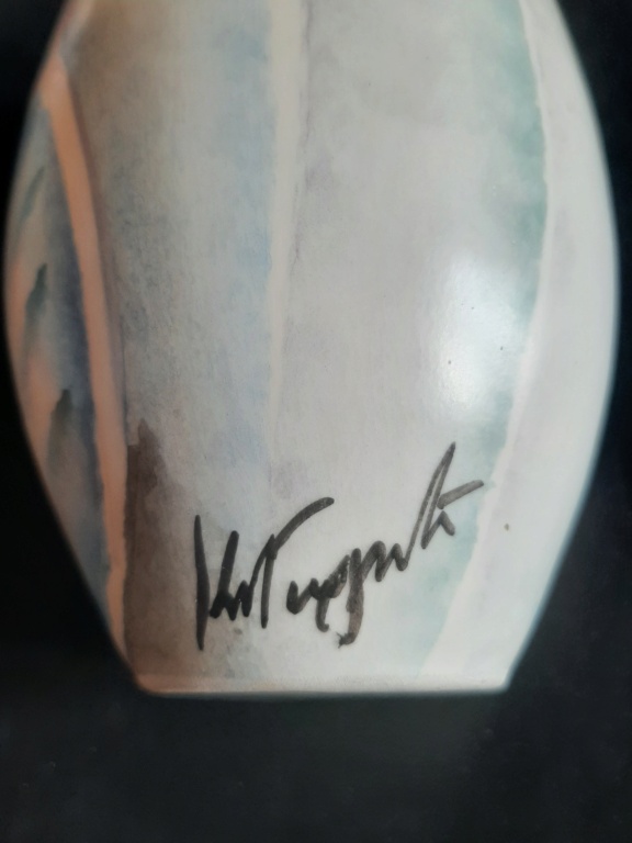 Vase identification  20230913