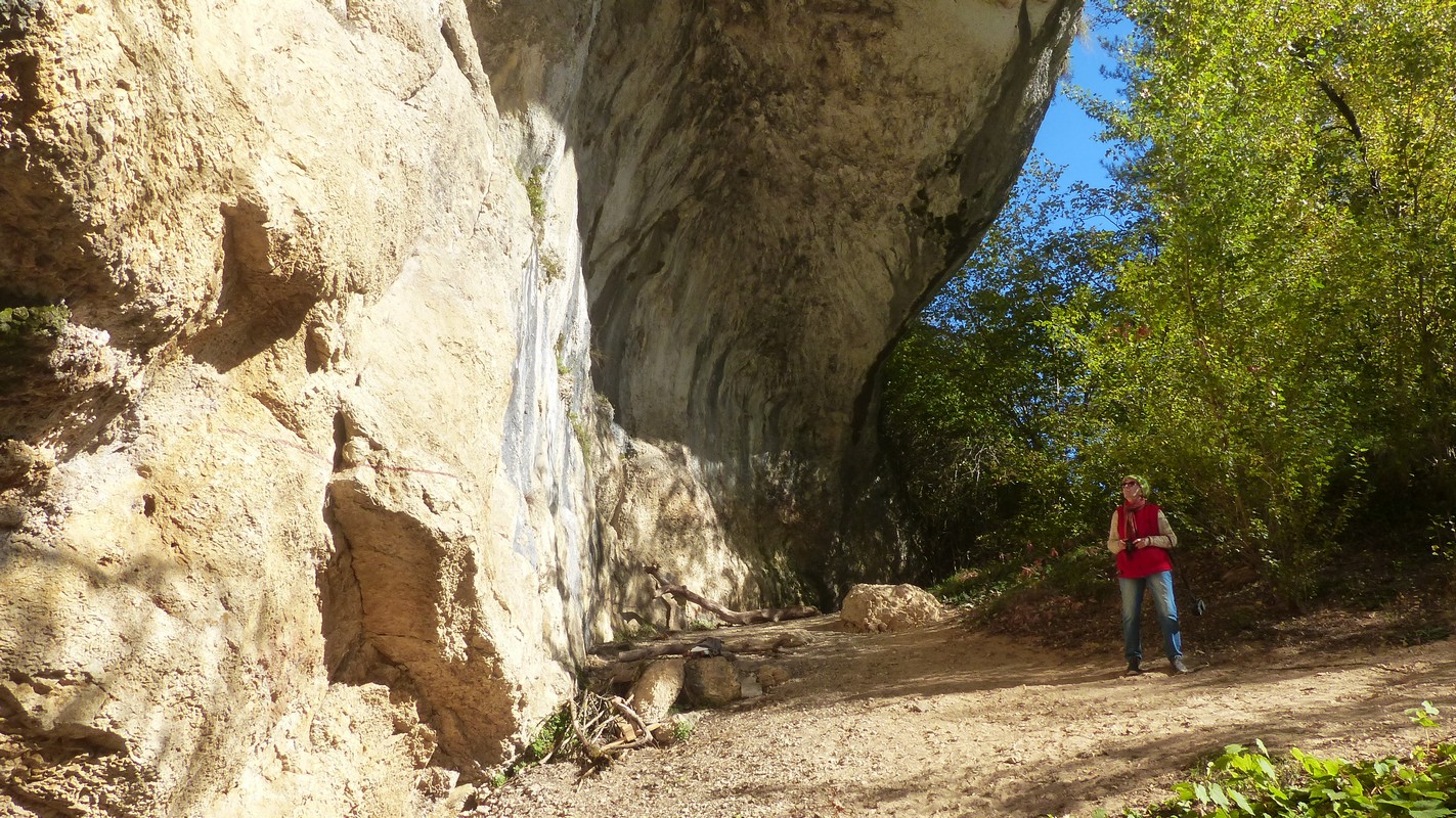 Galets et os gravés magdaléniens de la grotte de la Colombière (Neuville sur Ain / Poncin) Grotte12