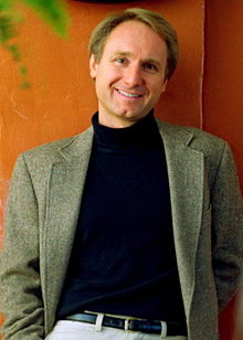 Dan Brown  _________ 220px-10