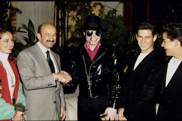 Fotos de MJ & Celebrities. Mj202045