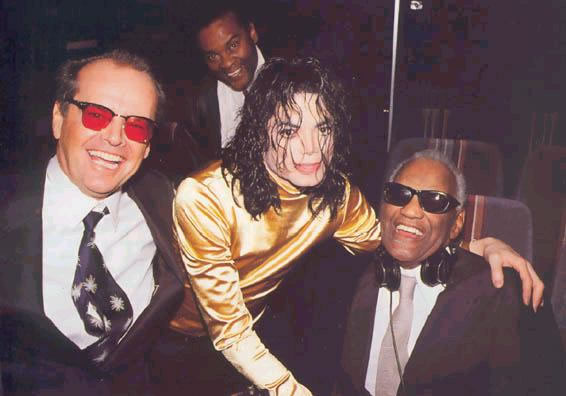 Fotos de MJ & Celebrities. Mj202074