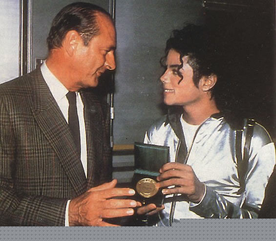Fotos de MJ & Celebrities. Mj202077