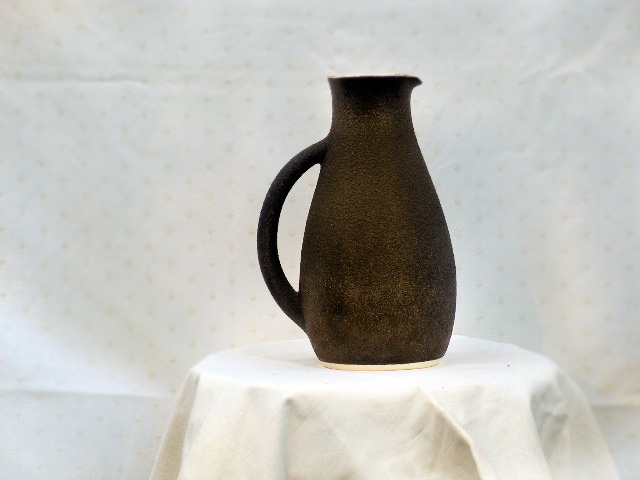 textured brown and white jug bottle Juggy_10