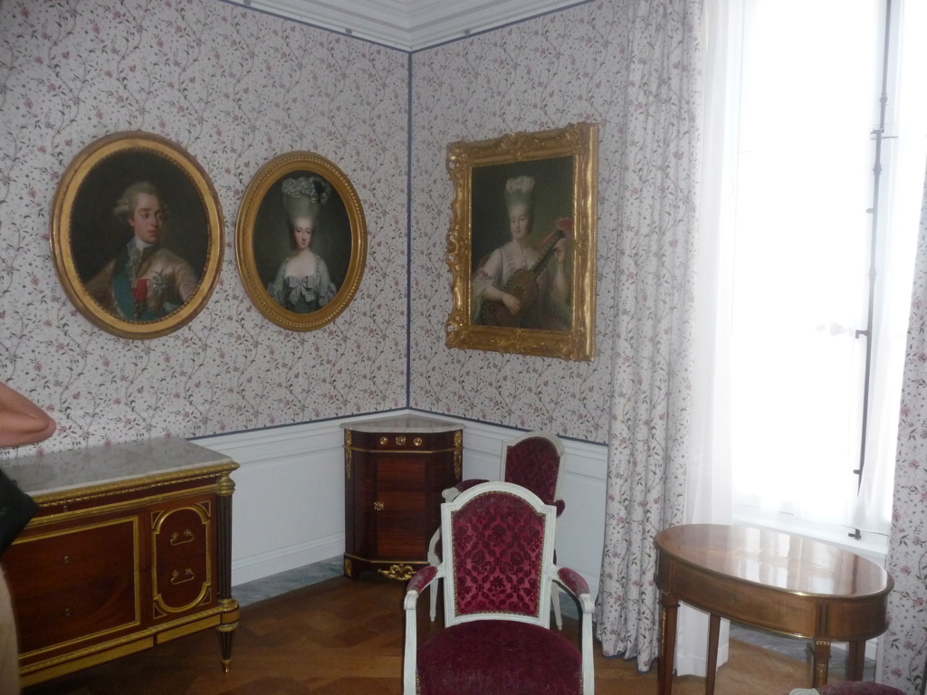 Les cabinets intérieurs de Marie-Antoinette au château de Versailles - Page 3 P1310021
