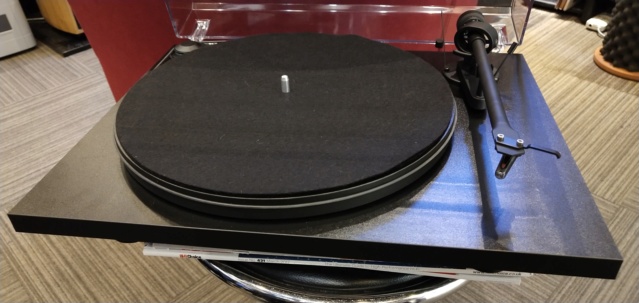 Project ESSENTIAL 2 (Black) Turntable - Sold Img_2077