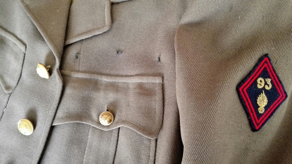 2 vestes françaises avec insignes et 1 pantalon à identifier Img_2233